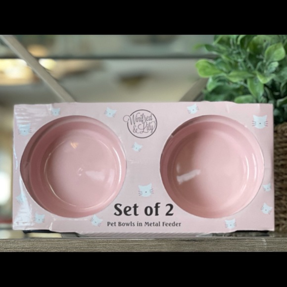 Winifred Lily Cat Pink Cat Bowls In Metal Feeder Poshmark